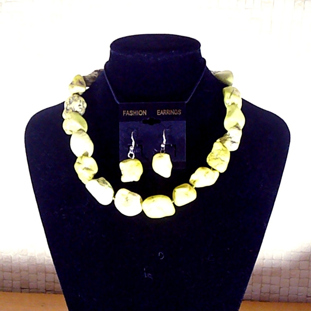 New Handmade Lime  Rock Necklace  Set